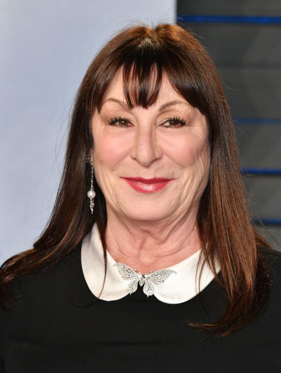 Anjelica Huston attends the 2018 Vanity Fair Oscar Party